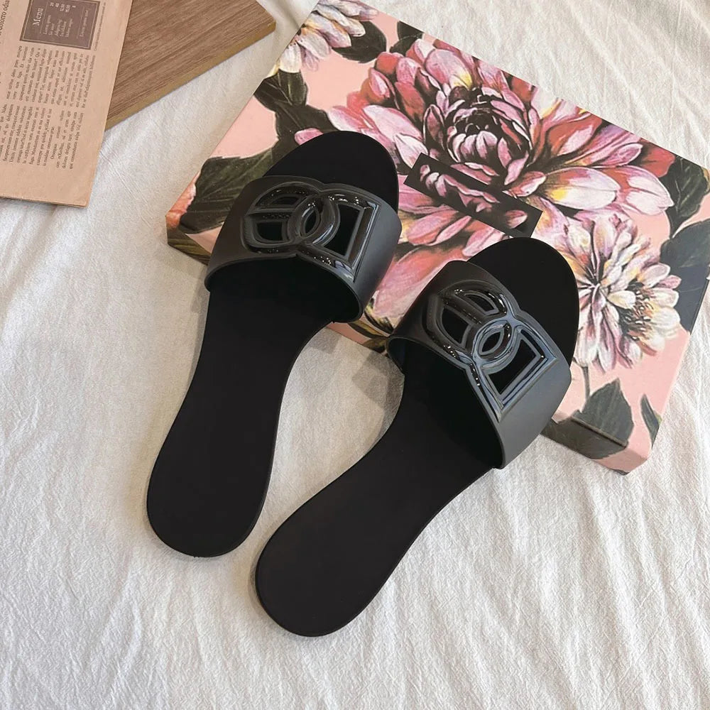 Summer Hot Sale Trendy Fashion Style Jelly Colour Simple Outdoor Indoor Slides for Women Slipper Beach Footwear Cool Sexy