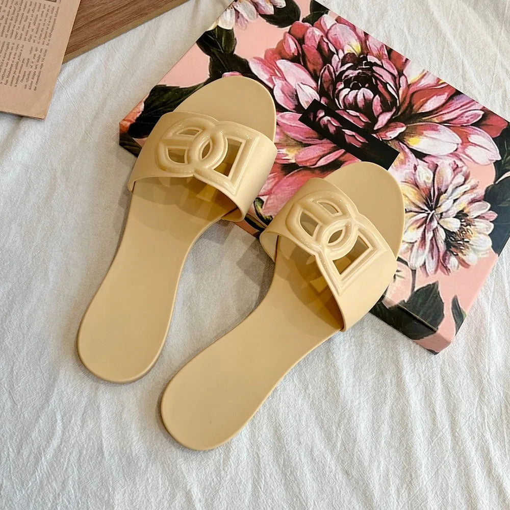 Summer Hot Sale Trendy Fashion Style Jelly Colour Simple Outdoor Indoor Slides for Women Slipper Beach Footwear Cool Sexy
